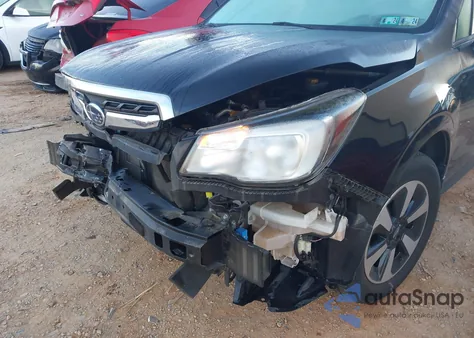 2017 Subaru Forester 2.5I Premium z USA, uszkodzony, nr VIN JF2SJAEC4HH485370